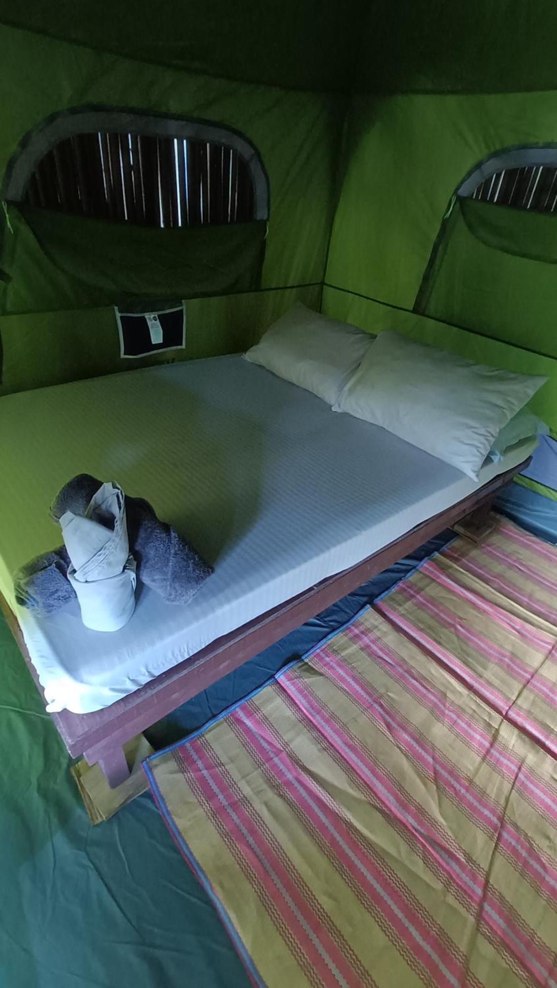 Tony'S Country Glamping With Chalet With Private Wash Room Accommodation El Nido Bagian luar foto